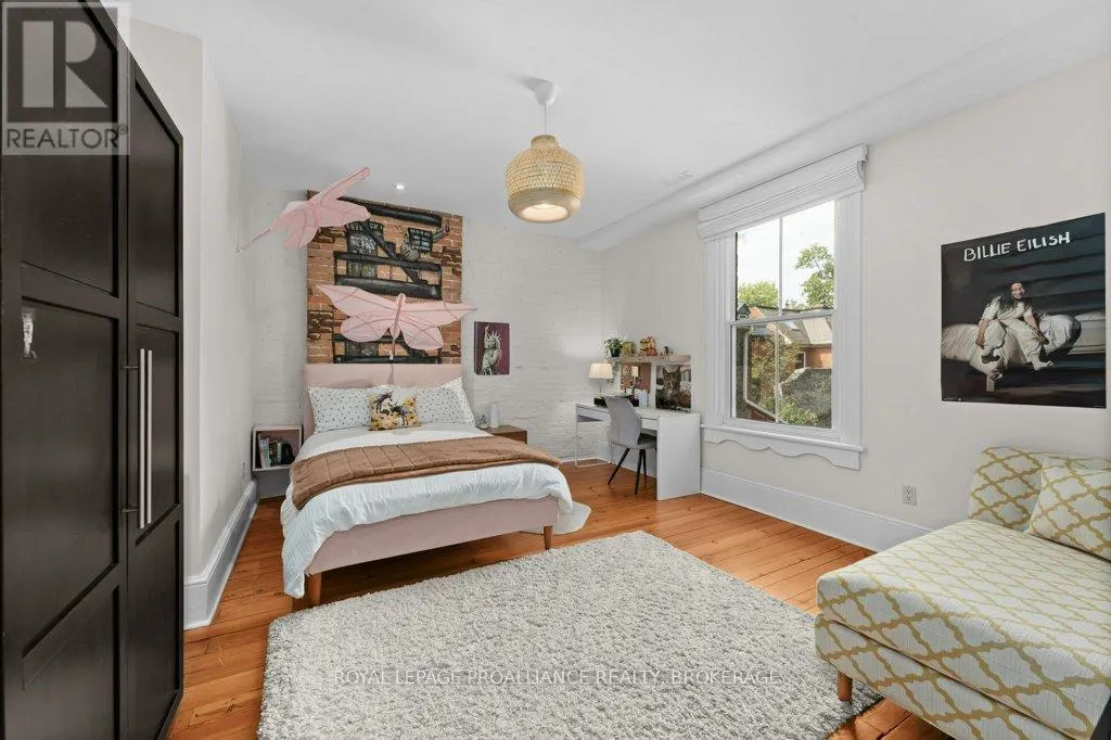 28 WELLINGTON STREET