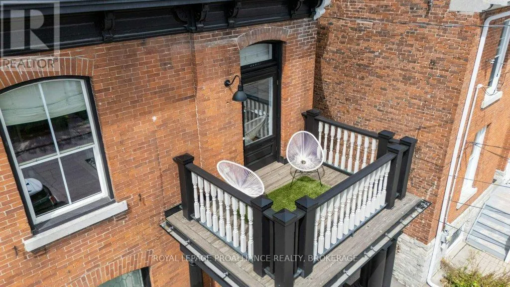 28 WELLINGTON STREET