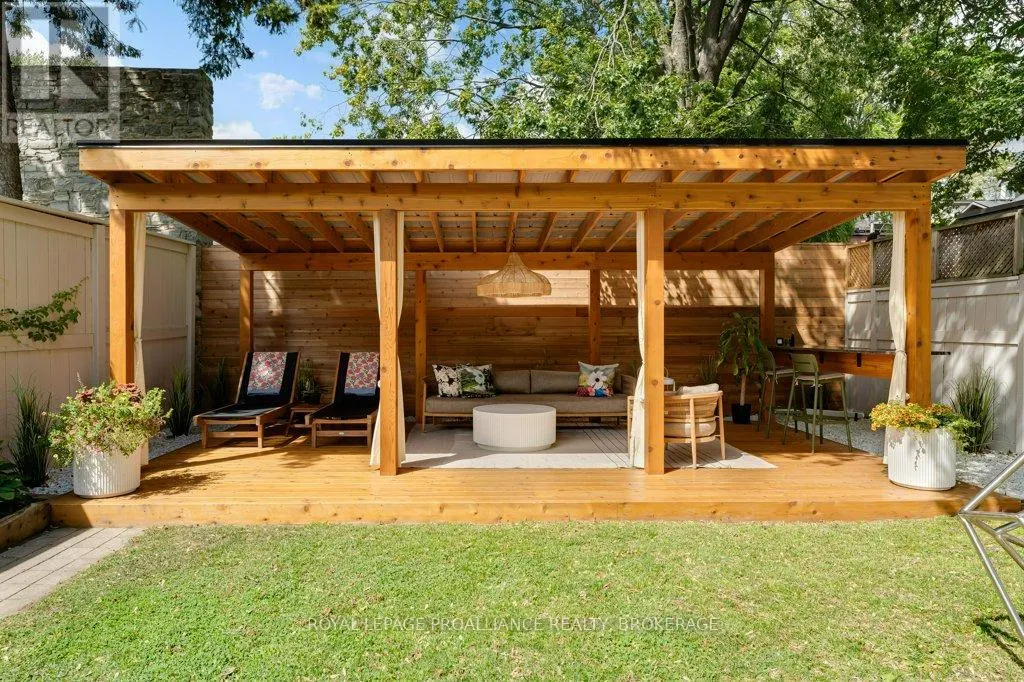 28 WELLINGTON STREET