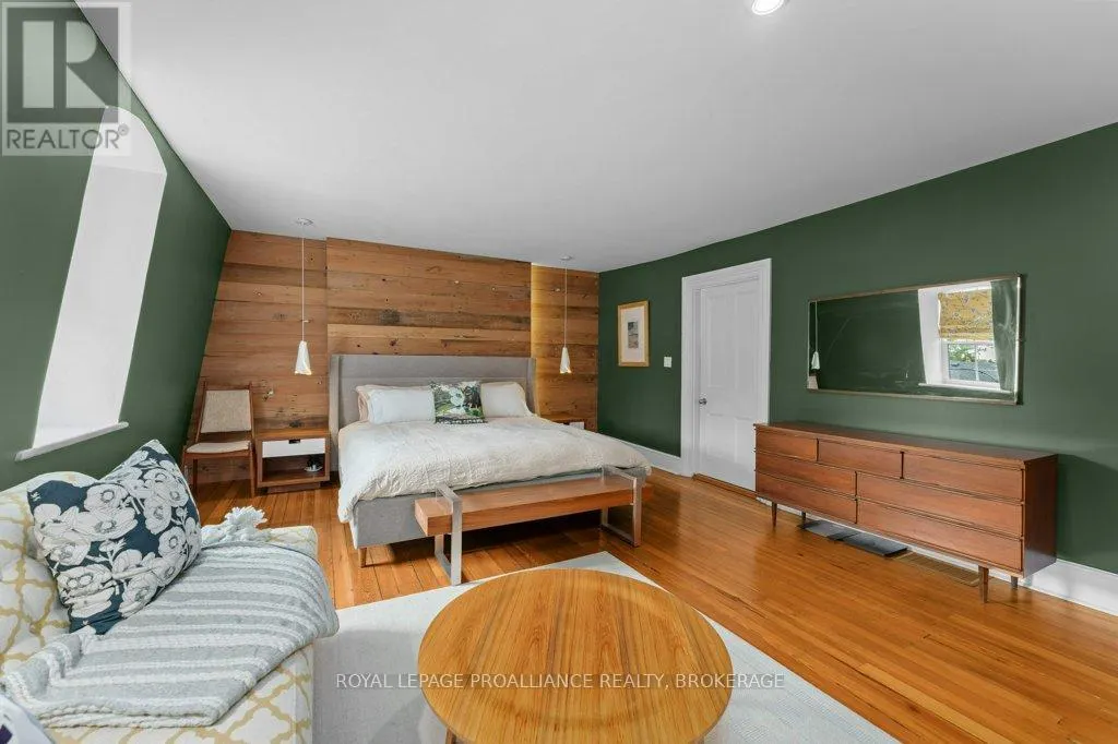 28 WELLINGTON STREET