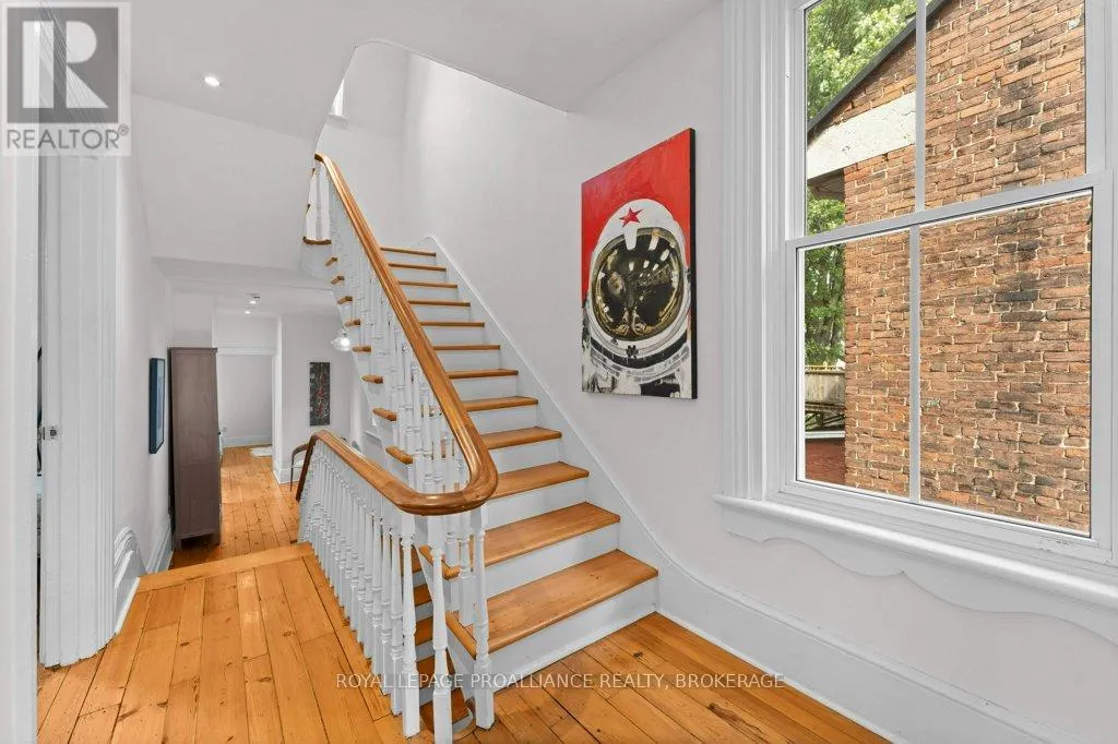 28 WELLINGTON STREET