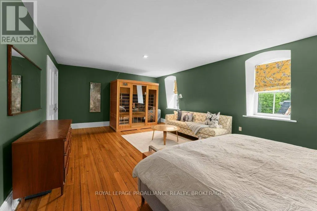 28 WELLINGTON STREET