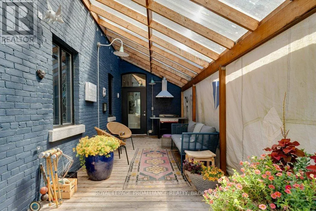 28 WELLINGTON STREET