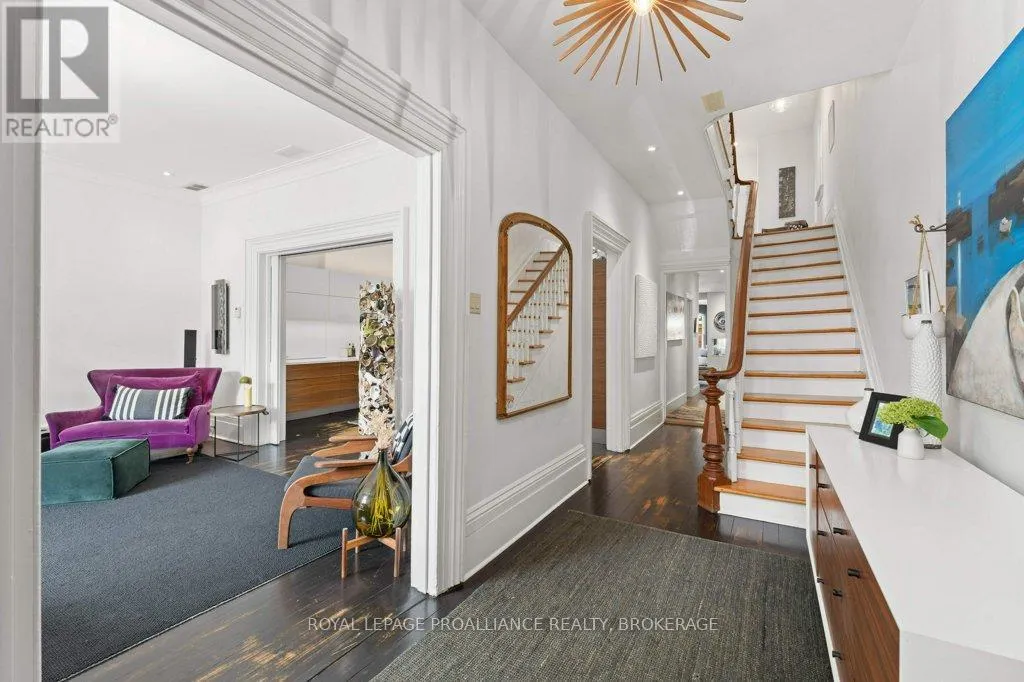 28 WELLINGTON STREET