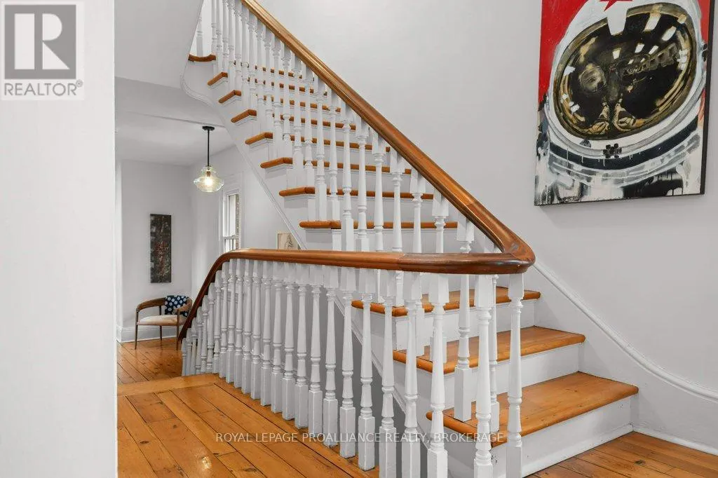 28 WELLINGTON STREET