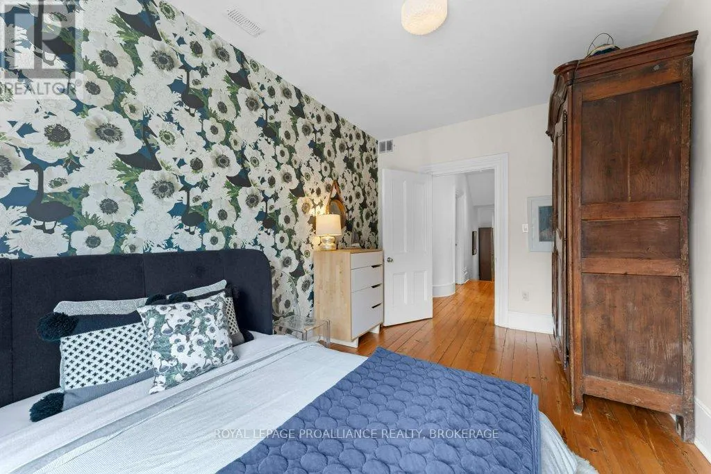 28 WELLINGTON STREET