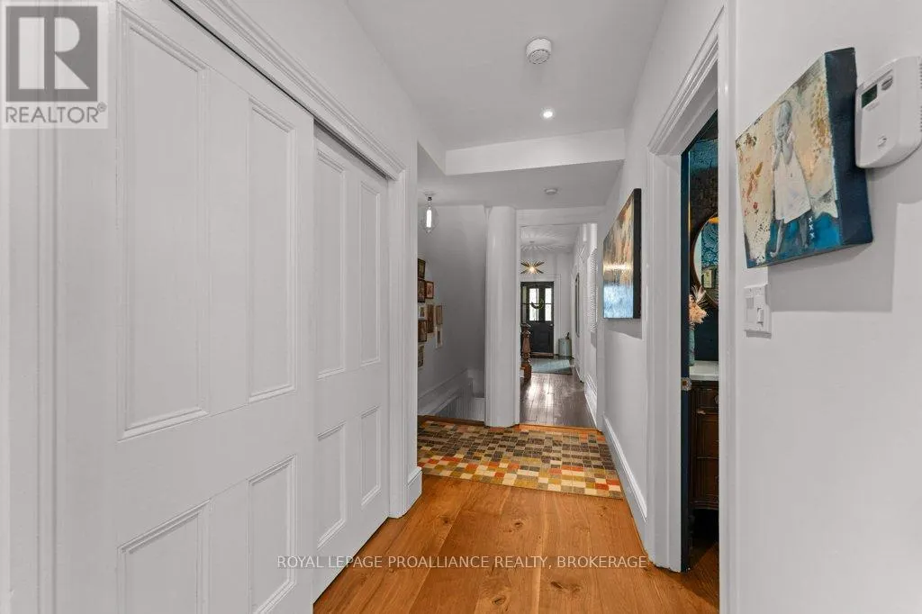 28 WELLINGTON STREET