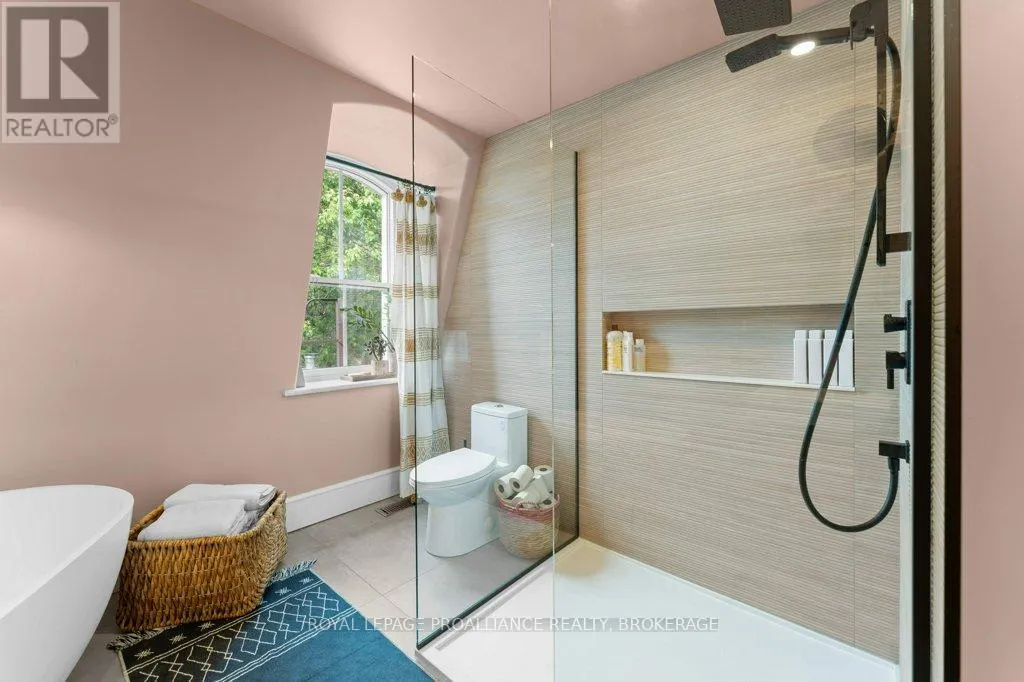 28 WELLINGTON STREET