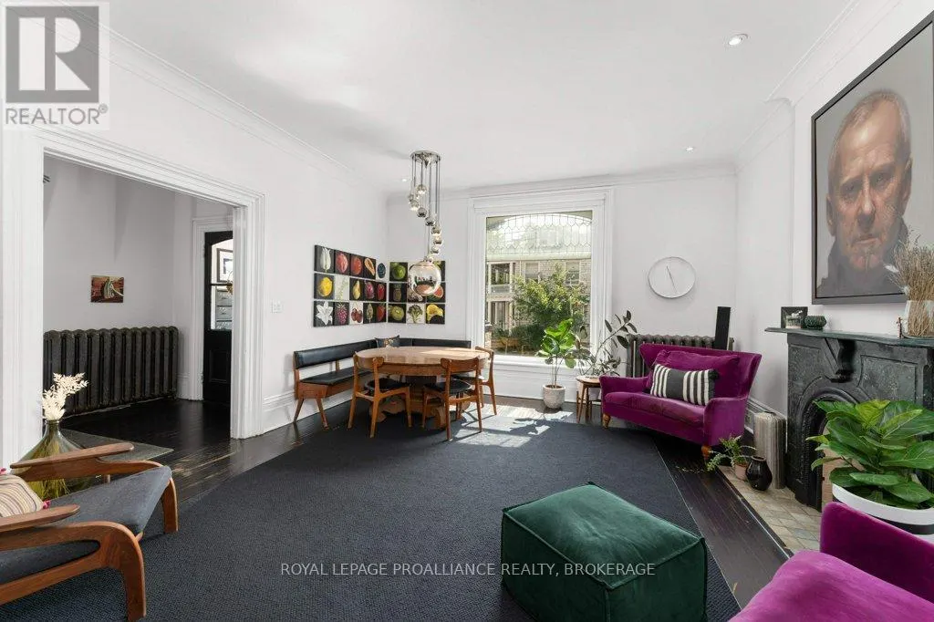 28 WELLINGTON STREET