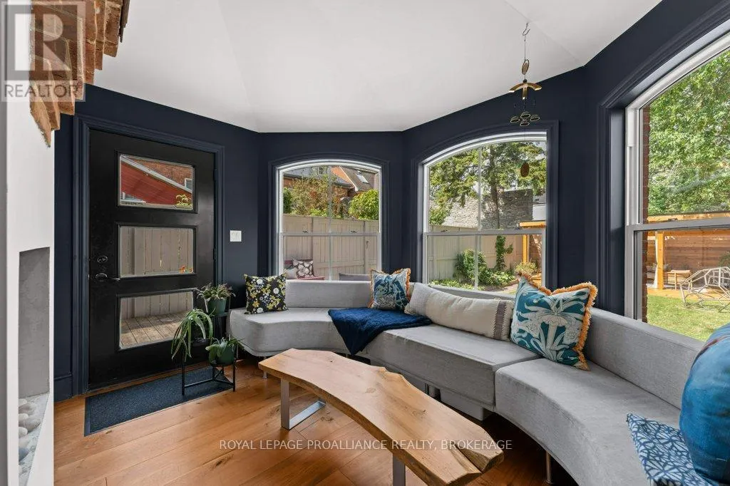 28 WELLINGTON STREET