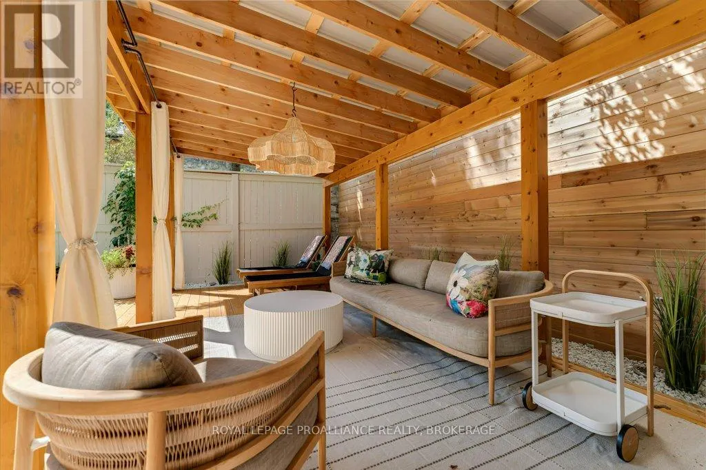 28 WELLINGTON STREET