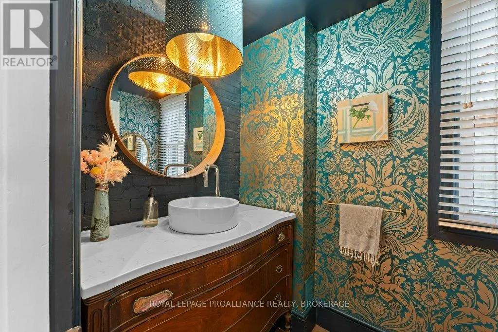 28 WELLINGTON STREET