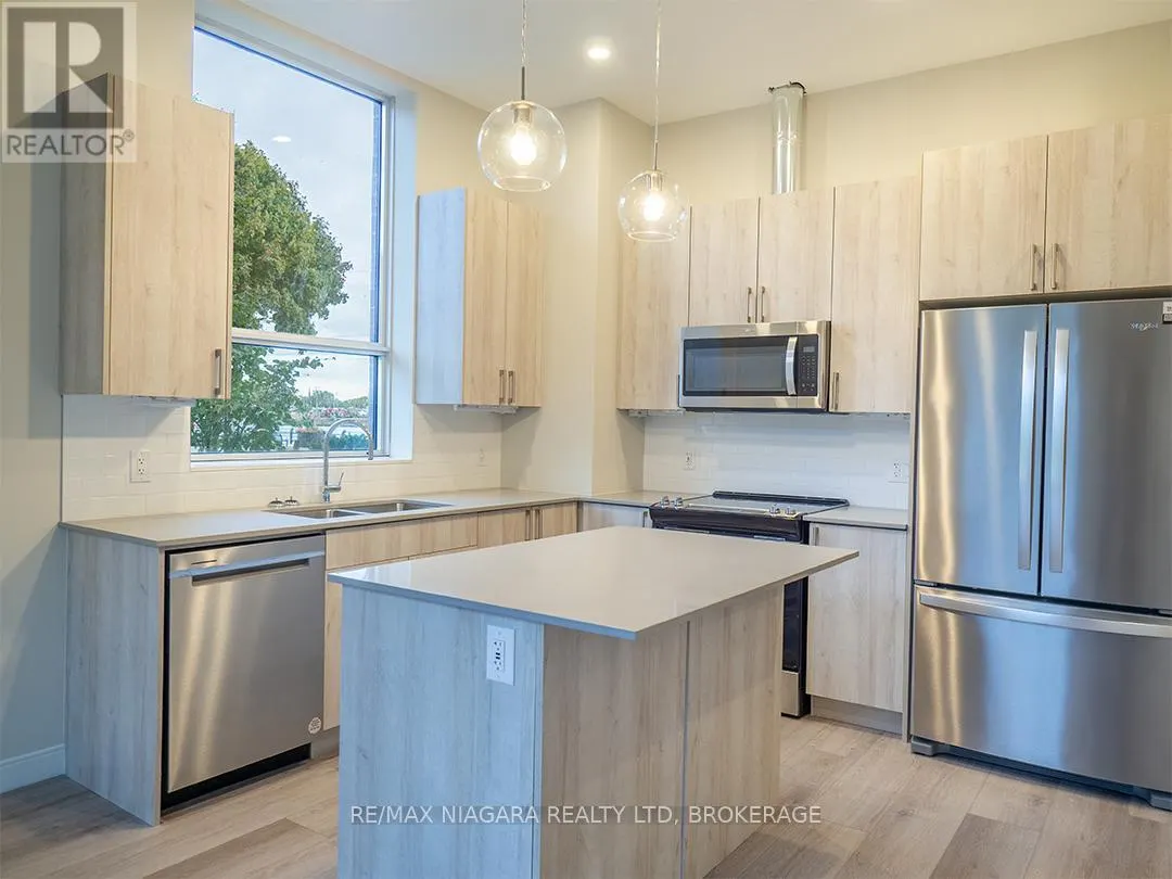 101 - 118 WEST STREET, #101