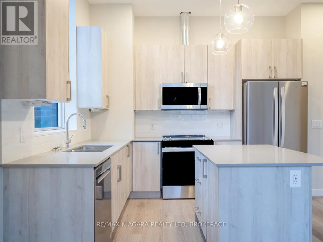 101 - 118 WEST STREET, #101