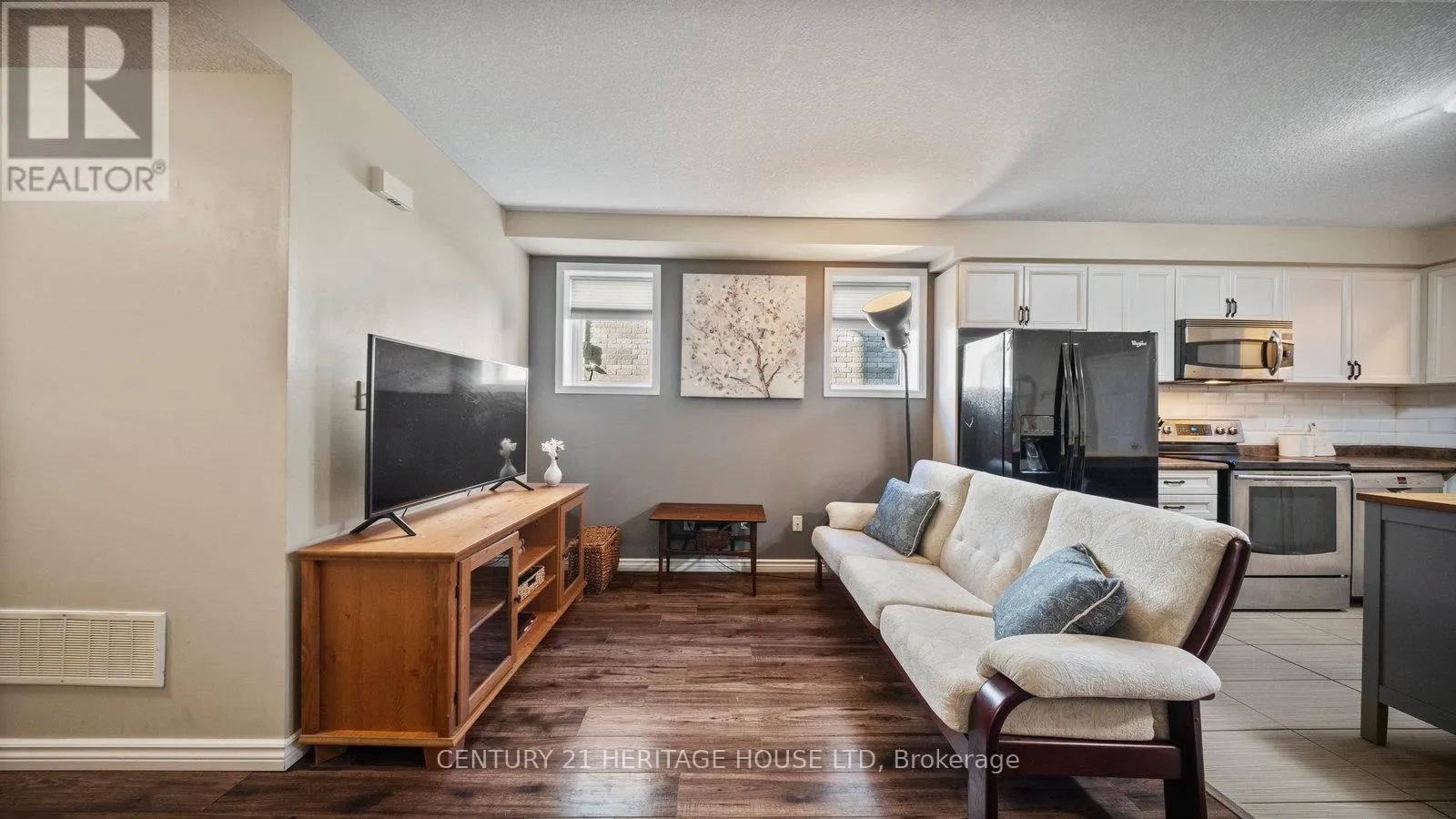 14D - 931 GLASGOW STREET