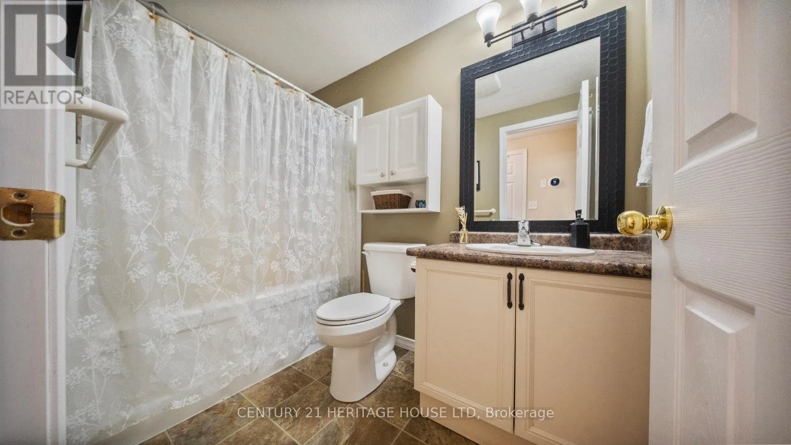 14D - 931 GLASGOW STREET