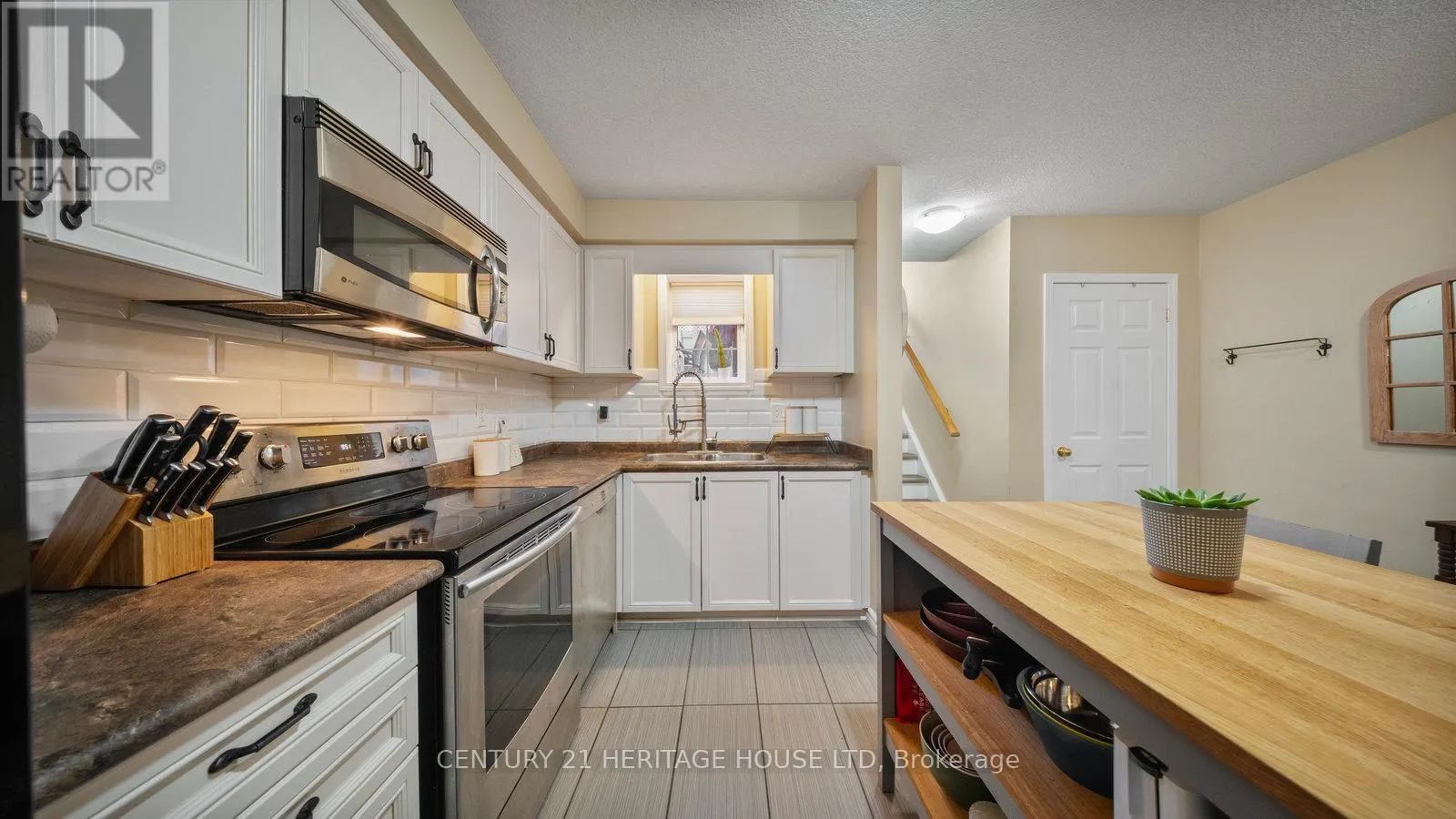 14D - 931 GLASGOW STREET