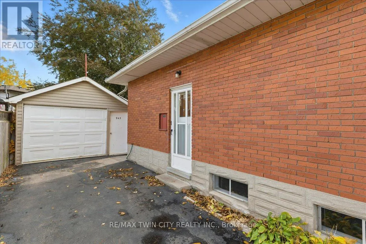 943 WINTERHALT AVENUE