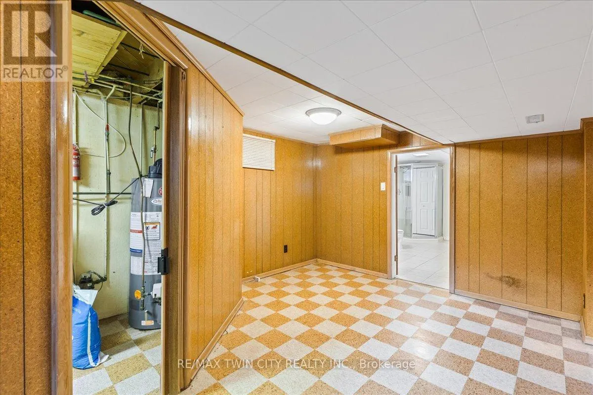 943 WINTERHALT AVENUE