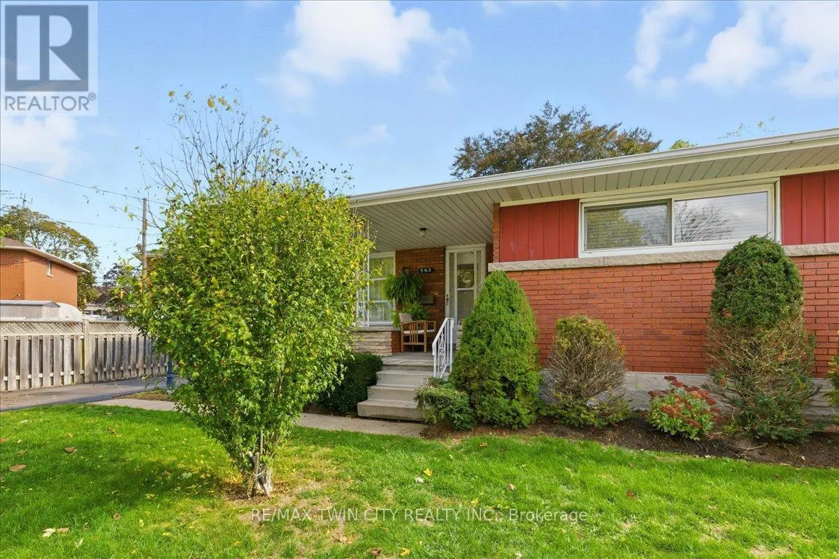 943 WINTERHALT AVENUE