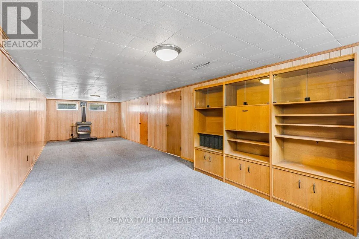 943 WINTERHALT AVENUE