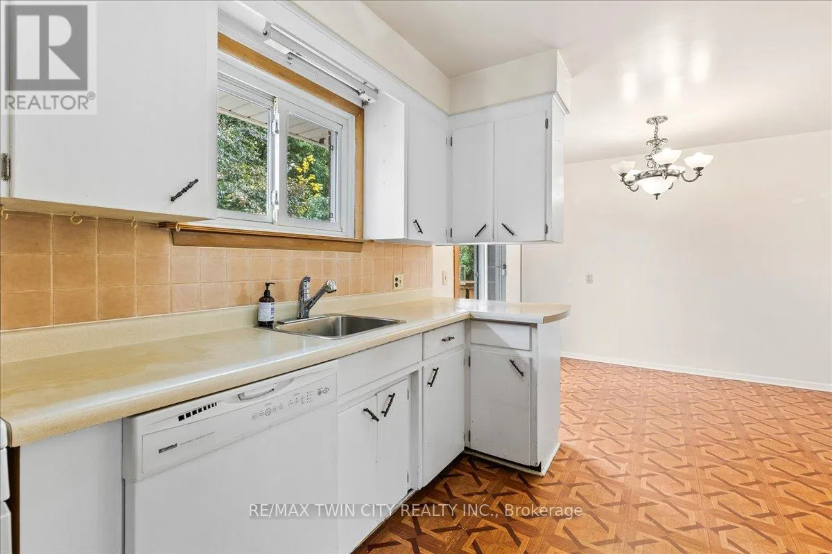 943 WINTERHALT AVENUE