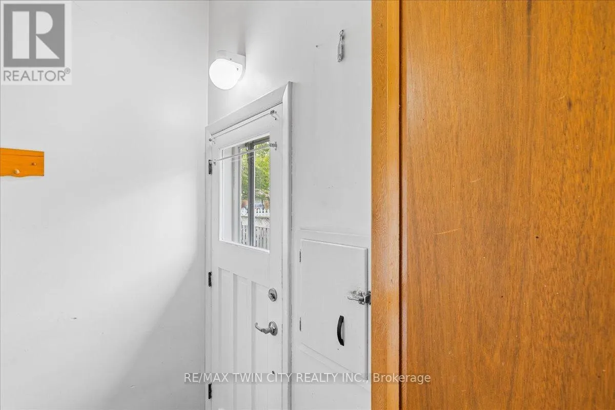 943 WINTERHALT AVENUE