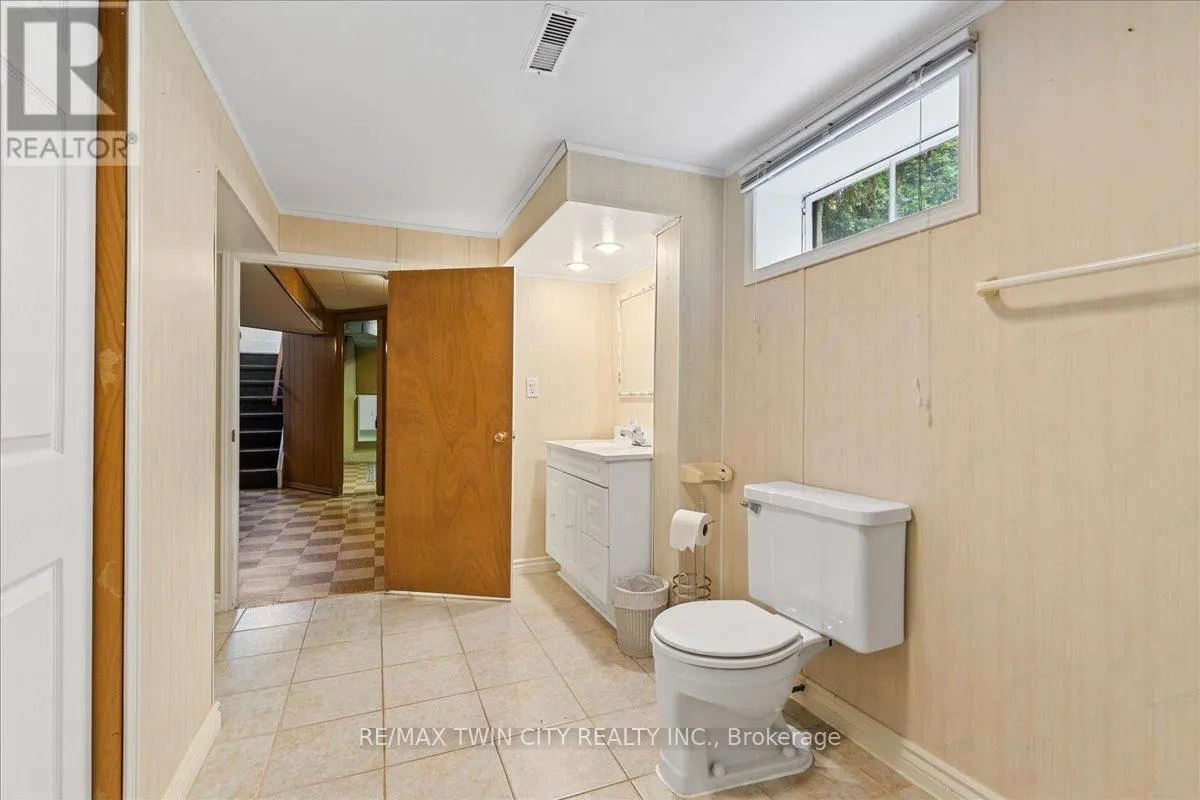 943 WINTERHALT AVENUE