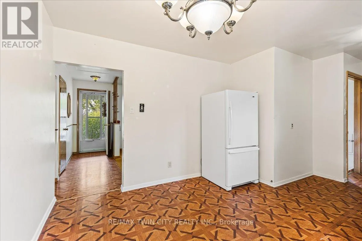 943 WINTERHALT AVENUE