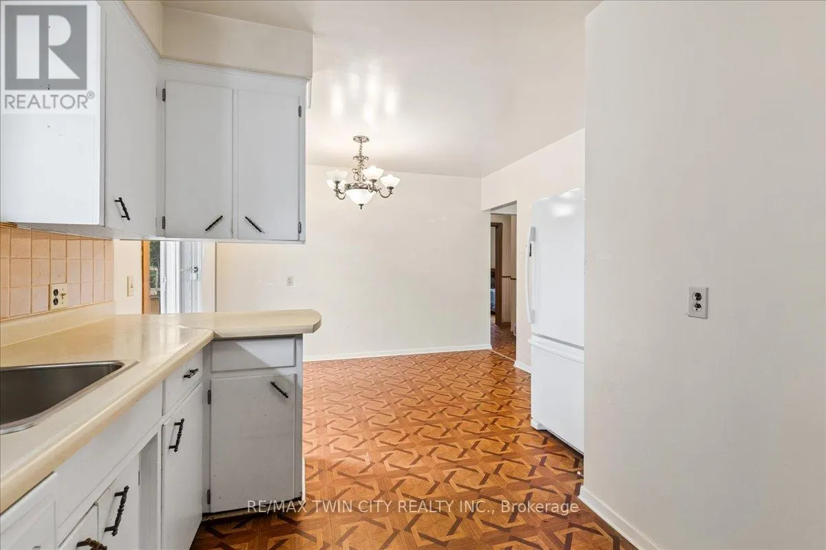 943 WINTERHALT AVENUE