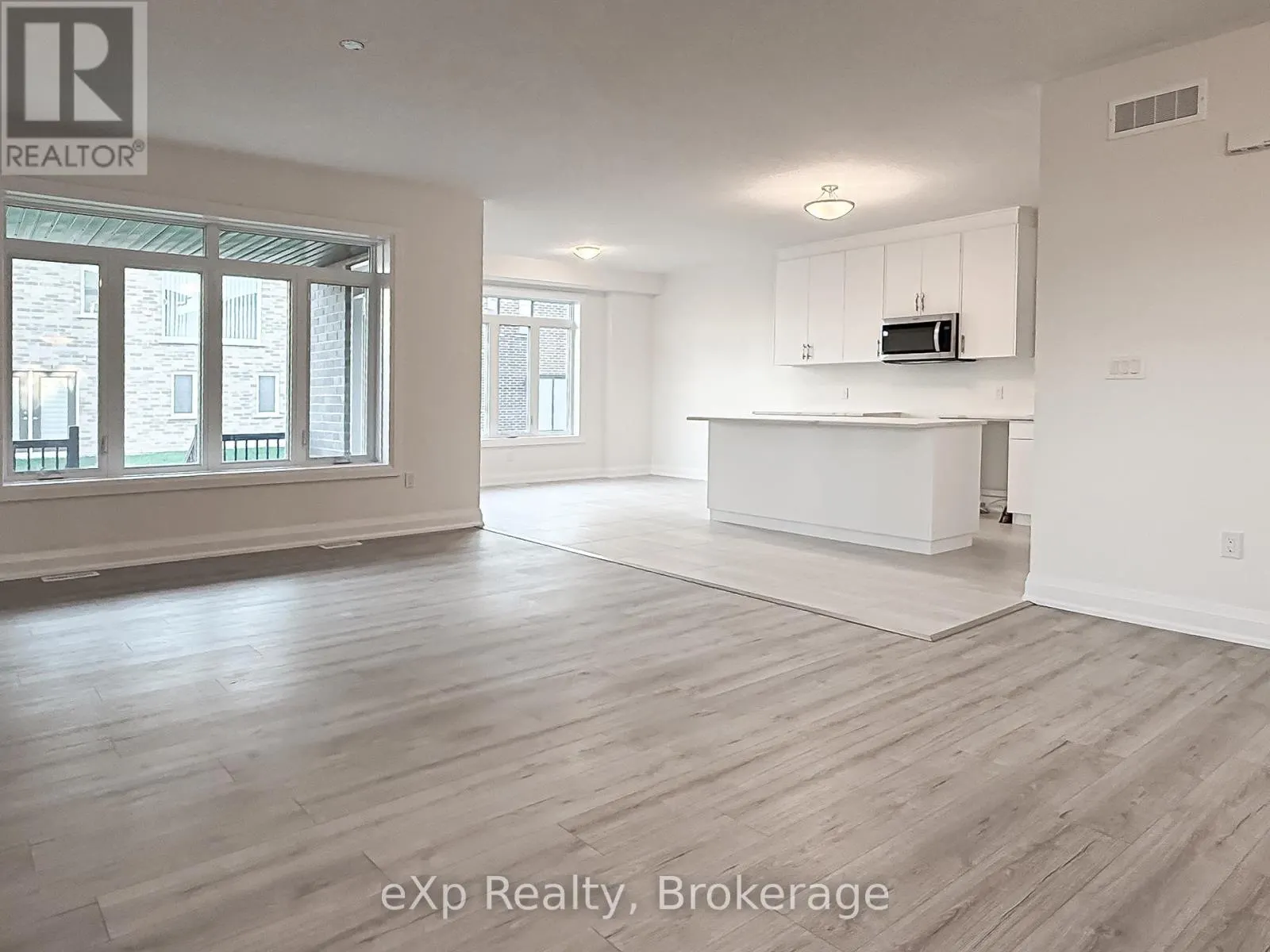 #UPPER - 347 CANADA PLUM STREET, ##Upper