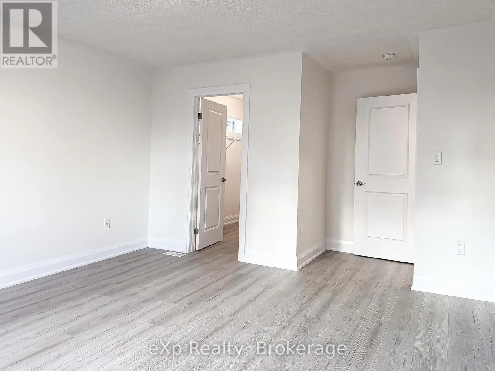 #UPPER - 347 CANADA PLUM STREET, ##Upper