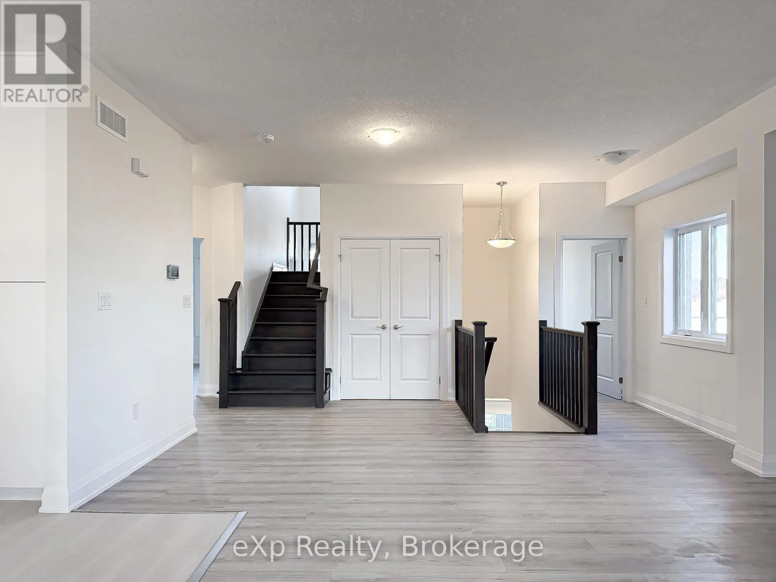 #UPPER - 347 CANADA PLUM STREET, ##Upper