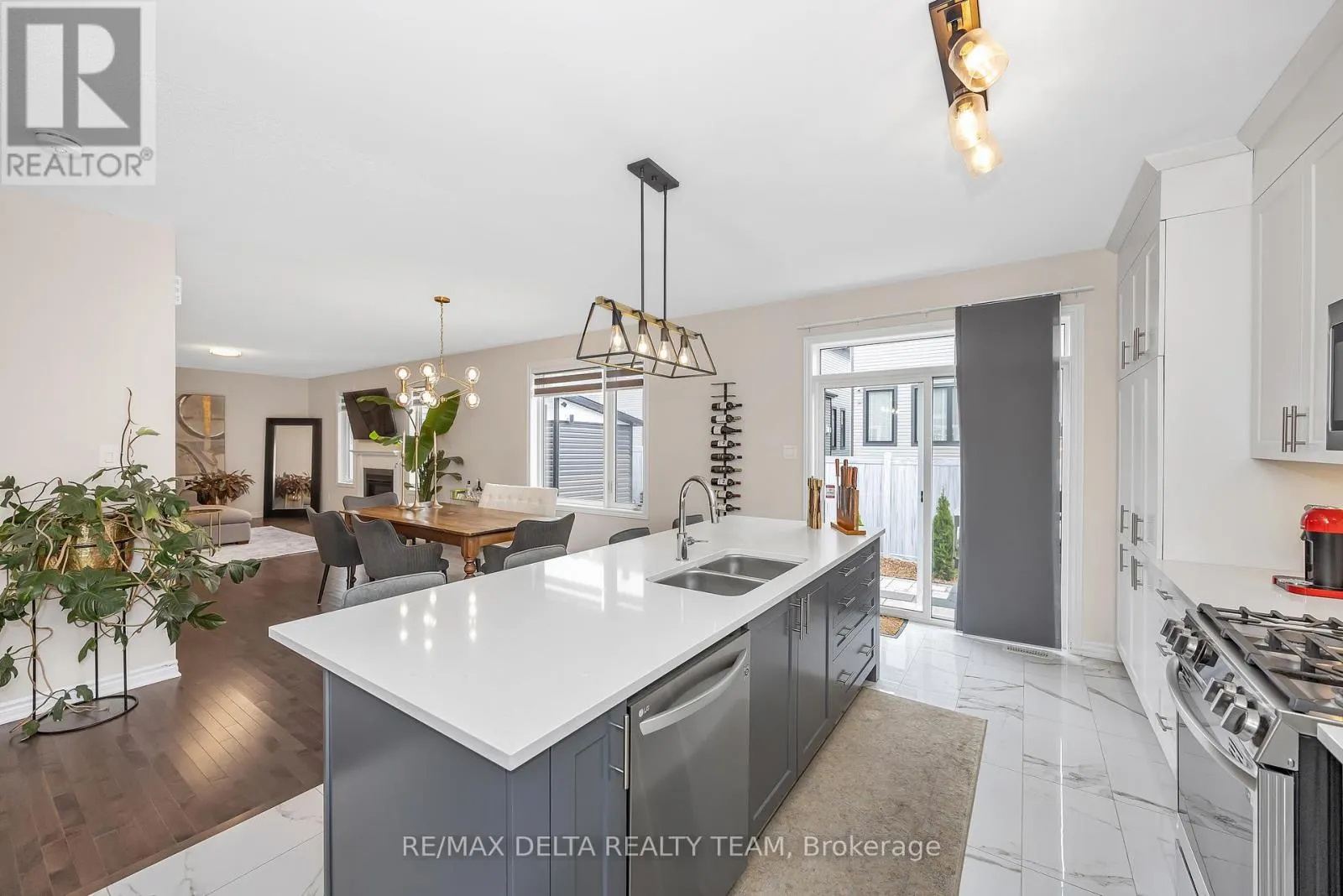 748 VENNECY TERRACE