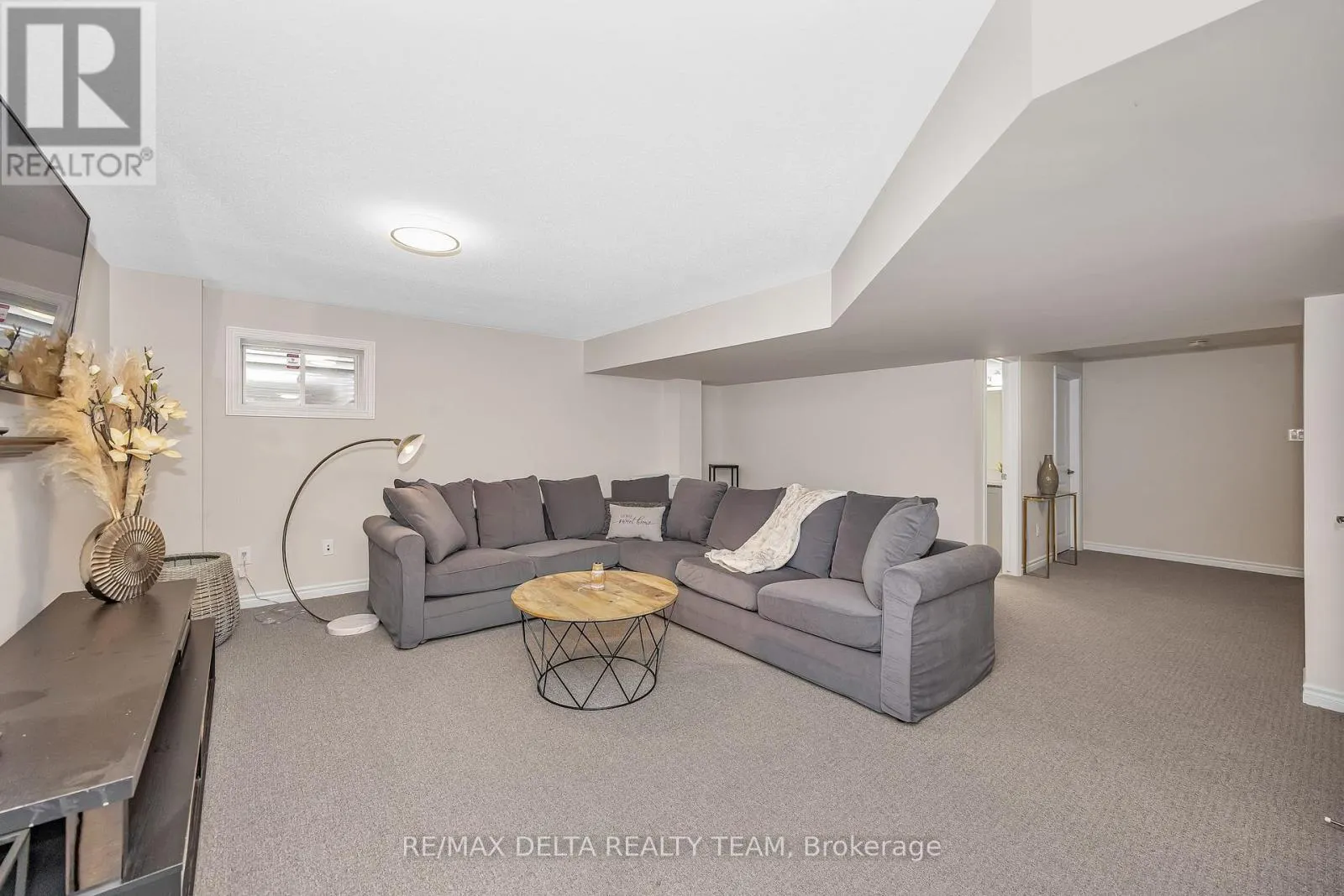 748 VENNECY TERRACE