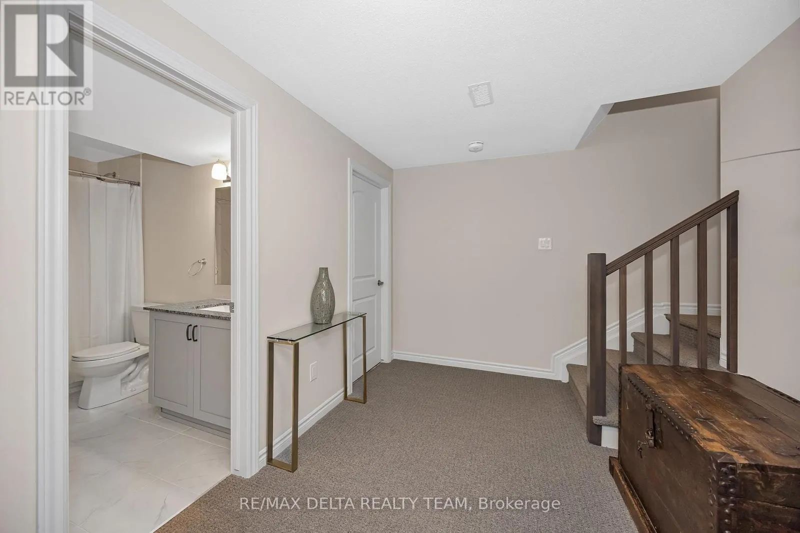 748 VENNECY TERRACE