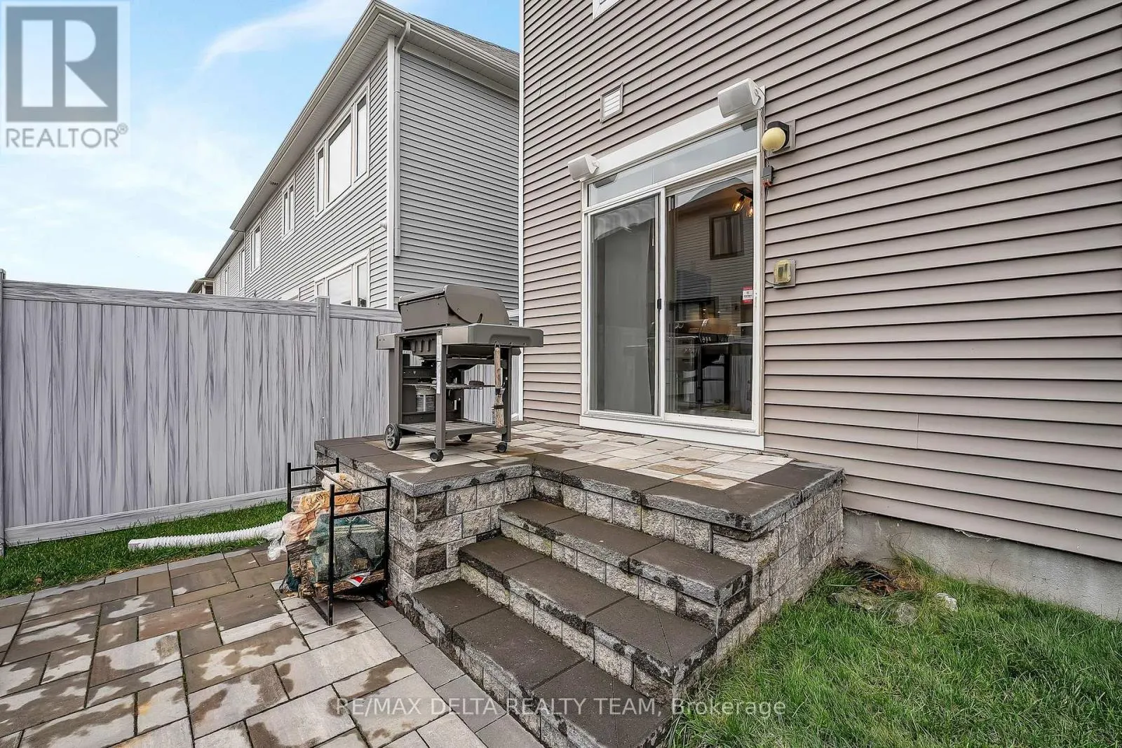 748 VENNECY TERRACE