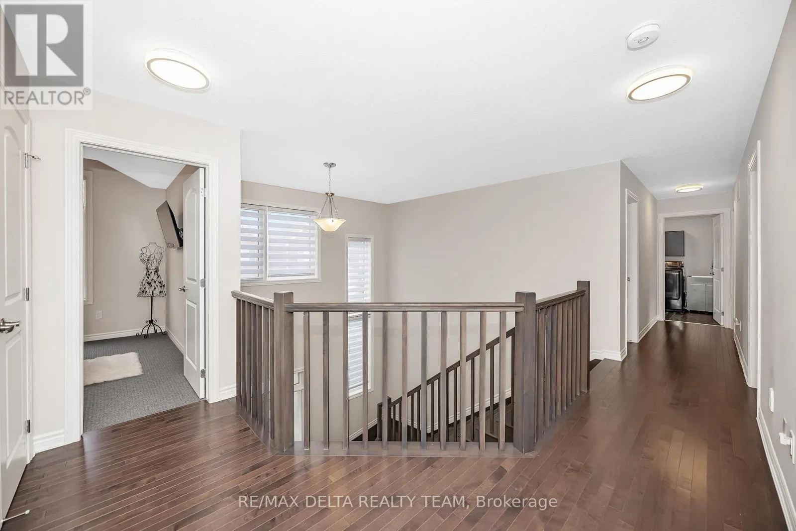 748 VENNECY TERRACE