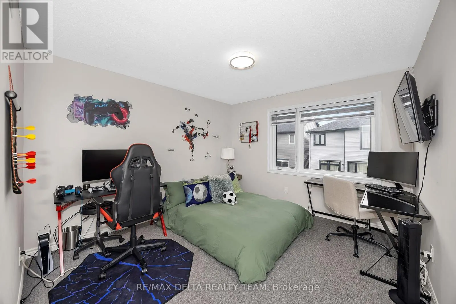 748 VENNECY TERRACE