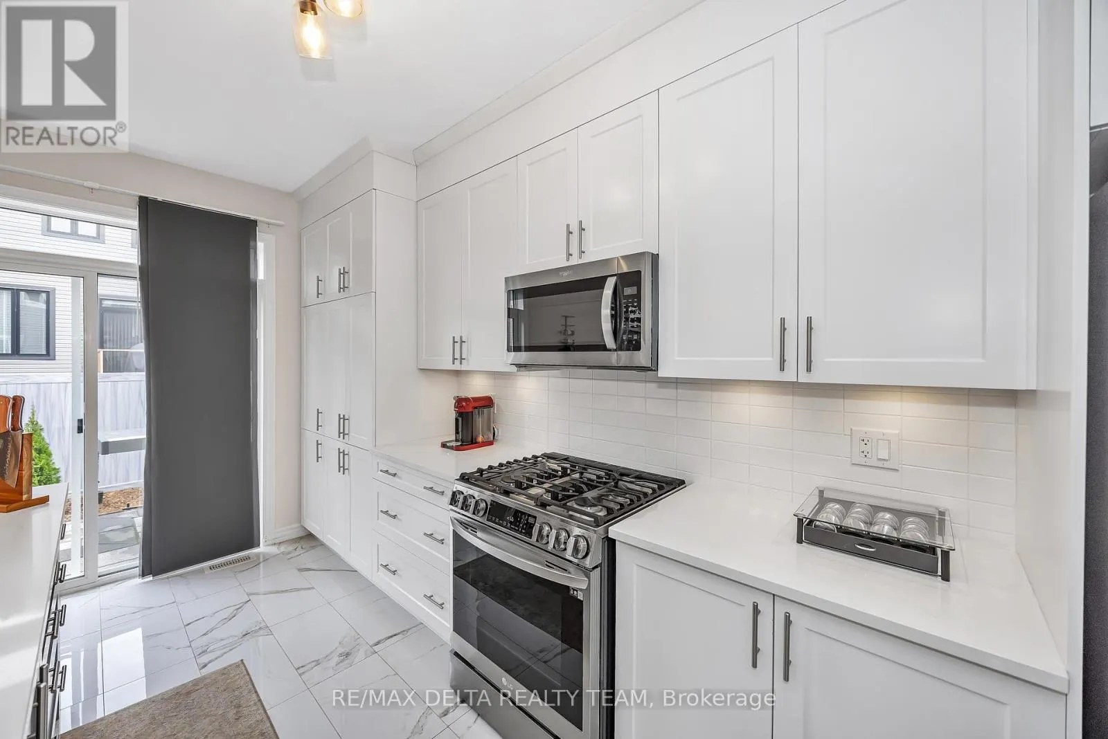 748 VENNECY TERRACE