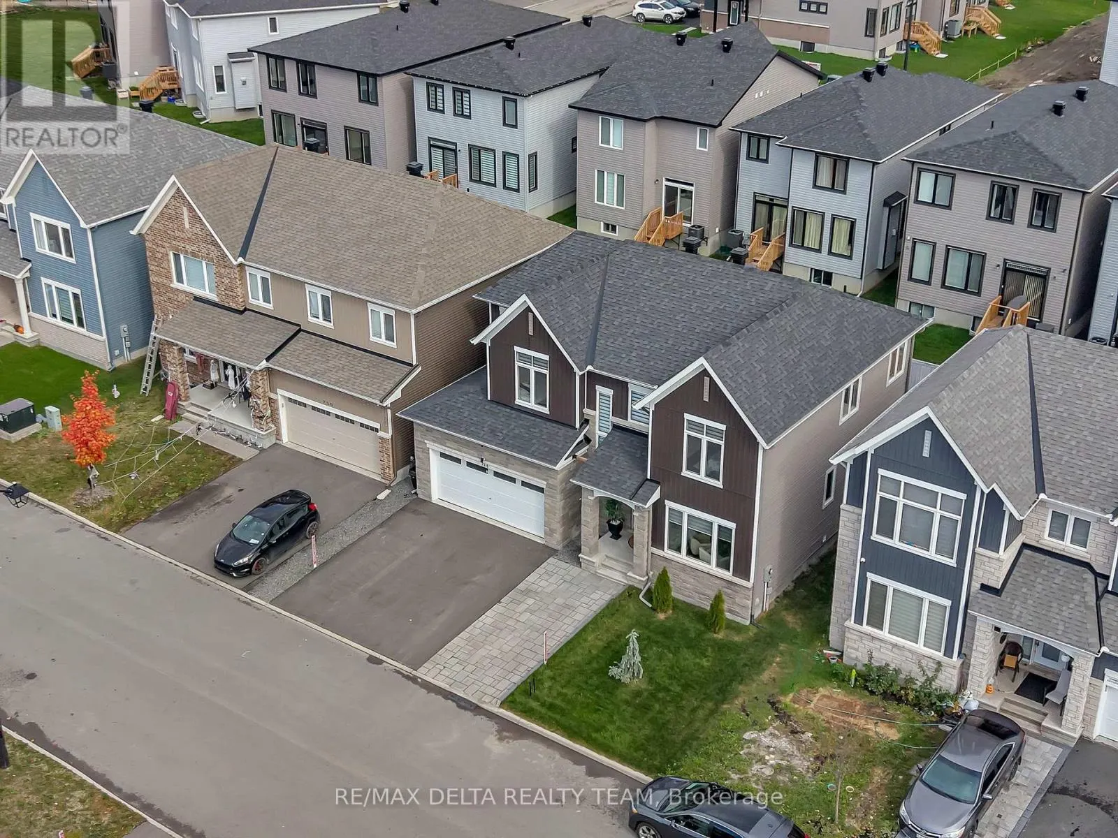748 VENNECY TERRACE