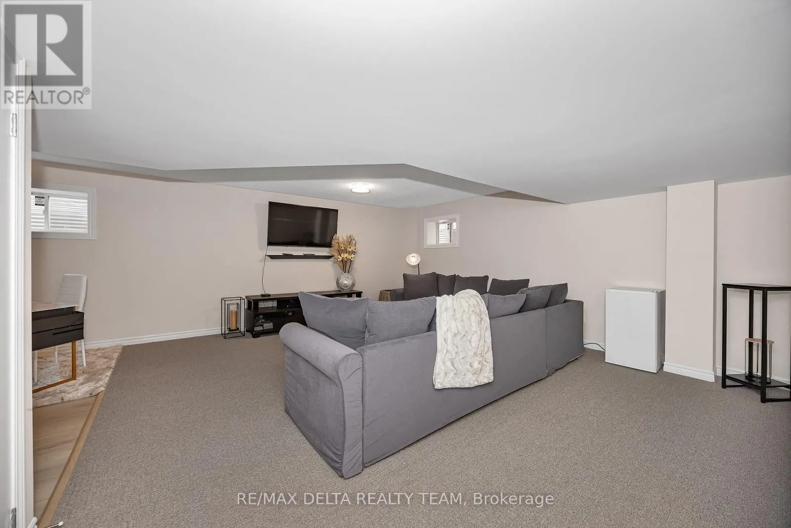 748 VENNECY TERRACE