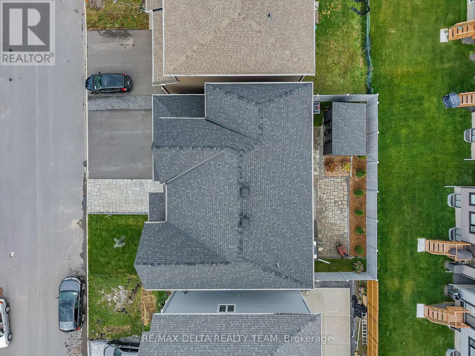 748 VENNECY TERRACE