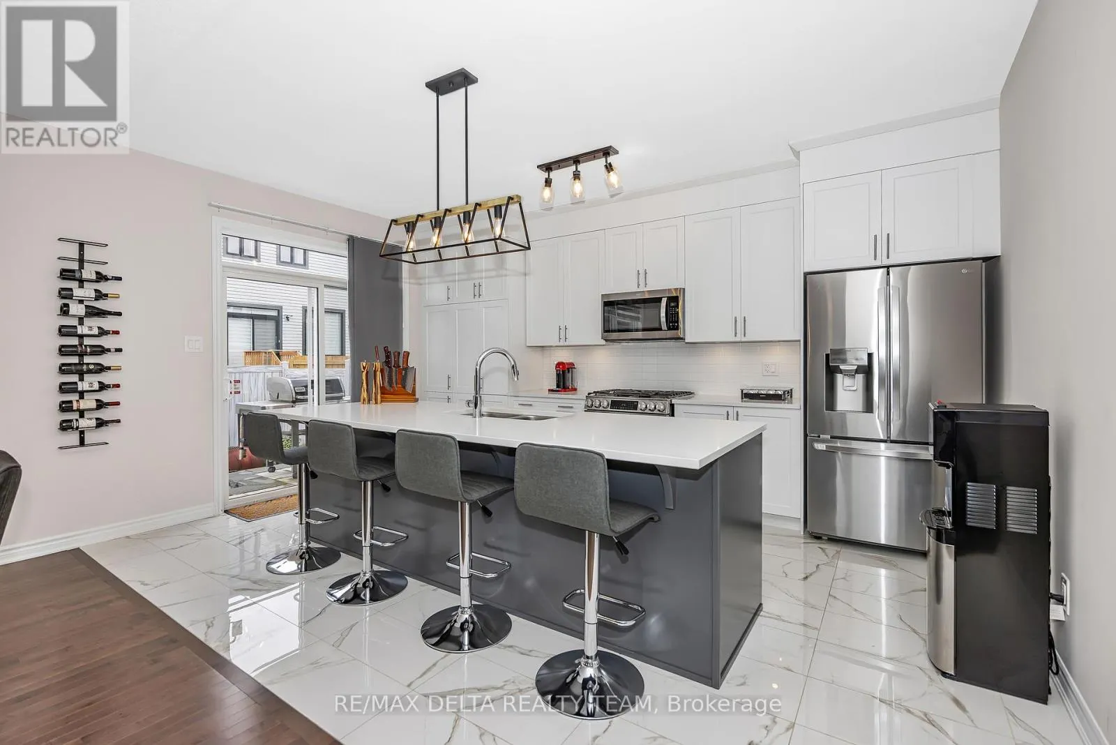 748 VENNECY TERRACE