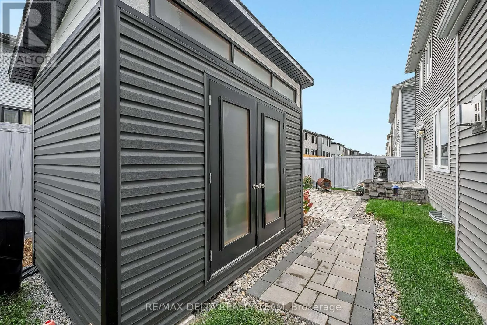 748 VENNECY TERRACE