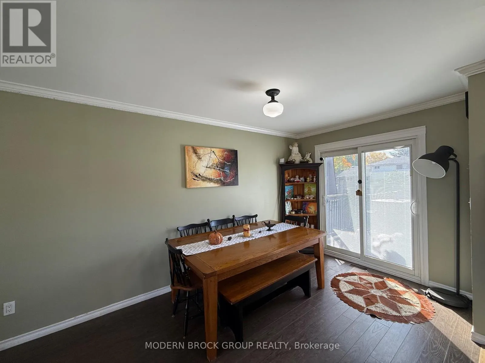 1350 LINDEN CRESCENT