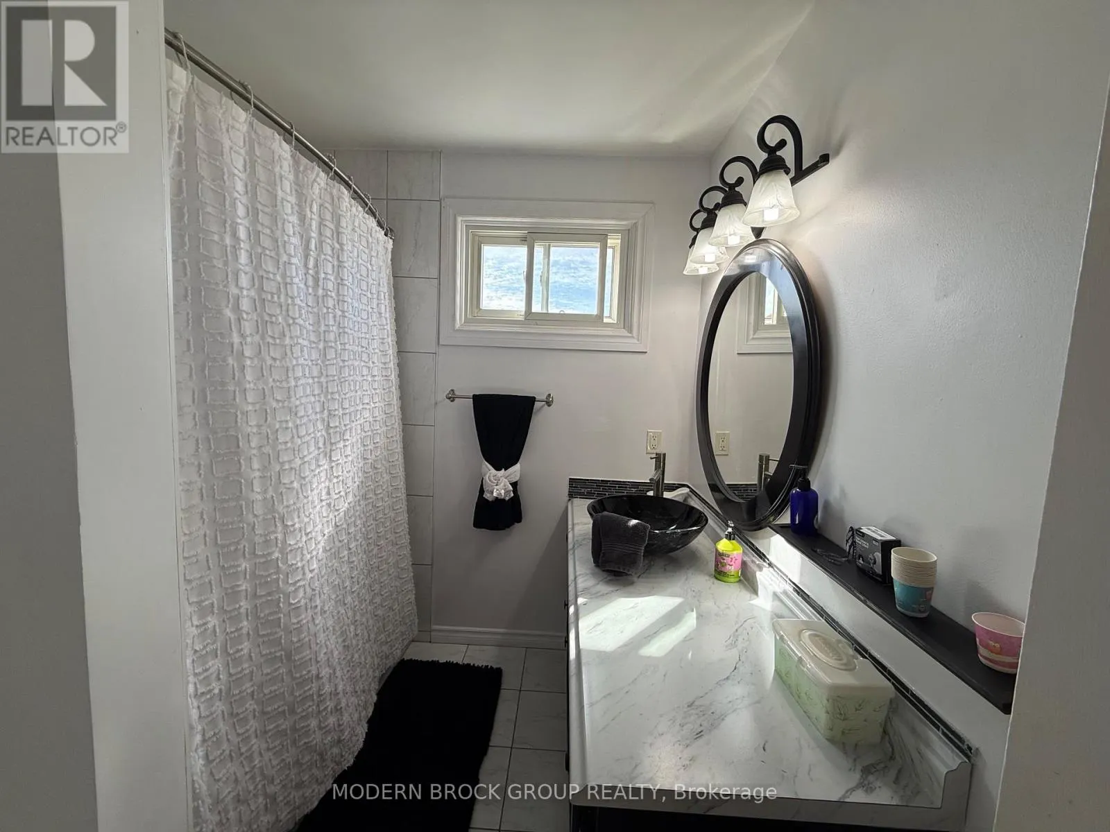 1350 LINDEN CRESCENT