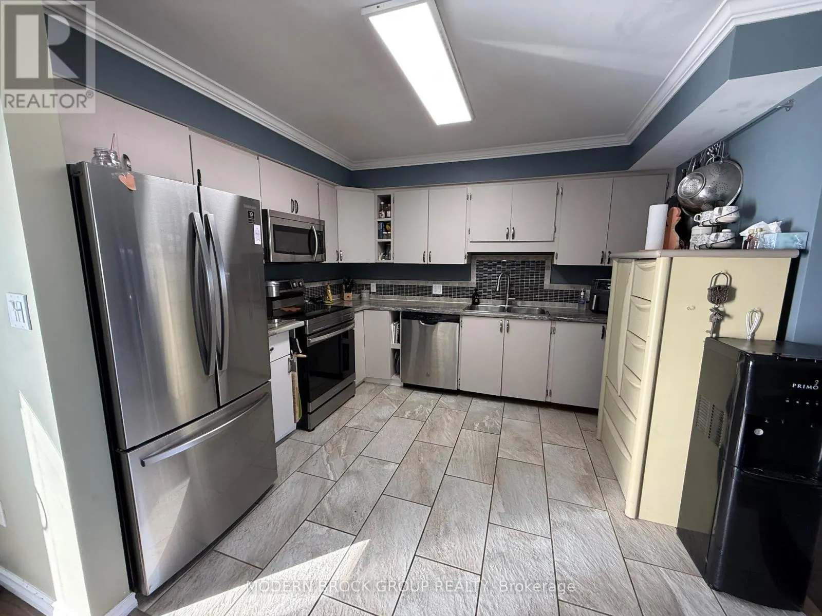 1350 LINDEN CRESCENT