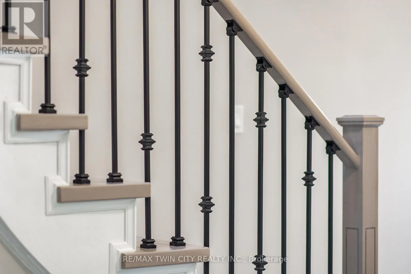 86 SANTA MARIA DRIVE