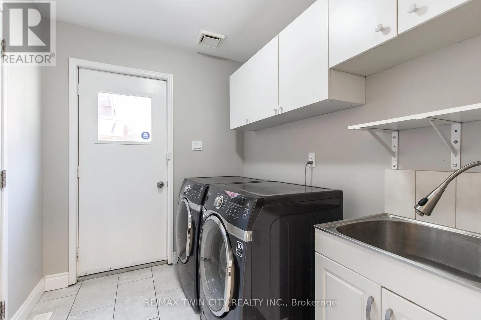 86 SANTA MARIA DRIVE